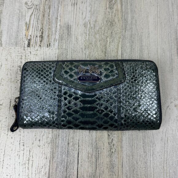 Coach Exotic Vintage Embossed Metallic Snakeskin  Wallet - Picture 1 of 12
